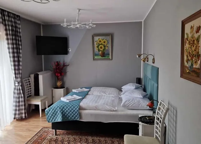 Nad Potoczkiem מלון דירות 3*